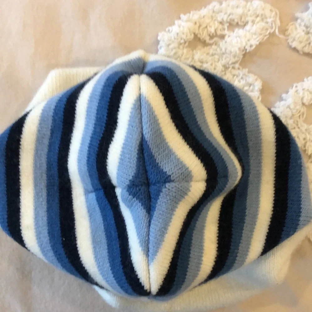 Winter Ski Snow Beanie Blues, Black, White